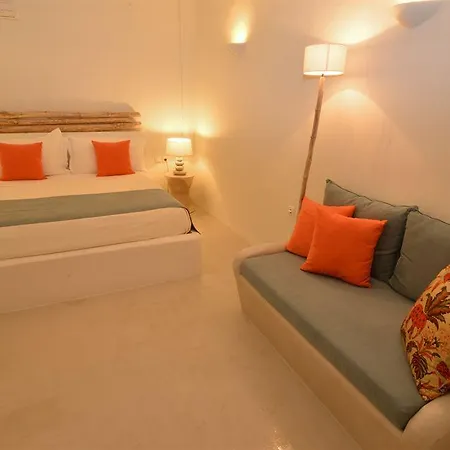 16 Hostel