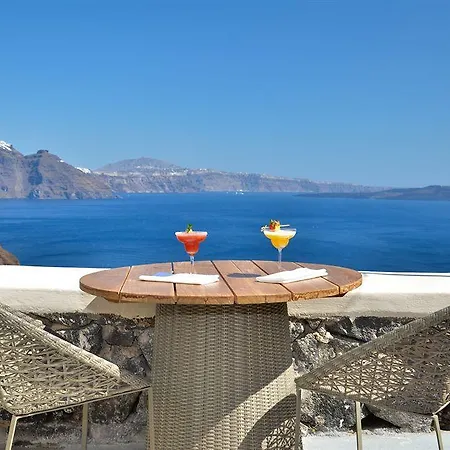 16 Oia Oia (Santorini)