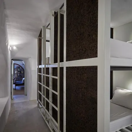 Hostal 16 Oia