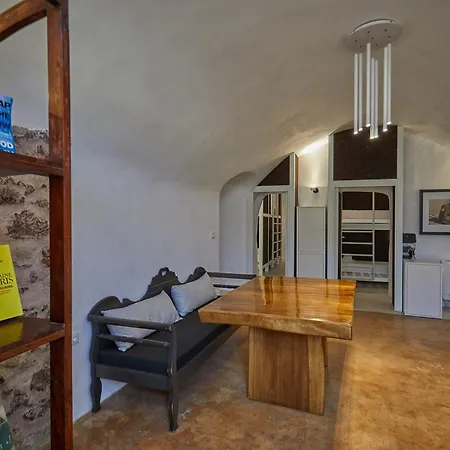 Hostal 16 Oia *
