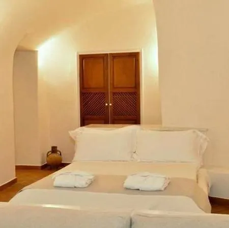 Hostal 16 Oia